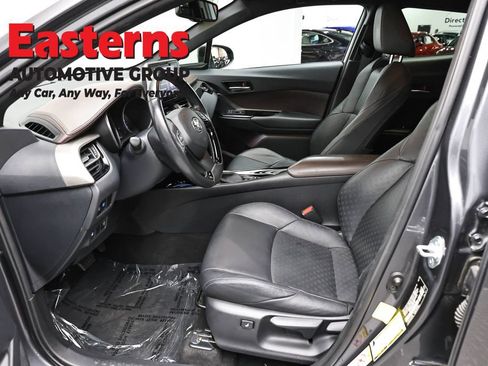 Used 2019 Toyota C-HR Limited FWD image 14