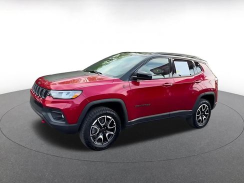 Used 2025 Jeep Compass Trailhawk AWD/4WD image 7