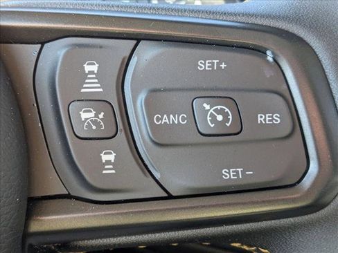 Used 2024 Jeep Wrangler Willys image 12