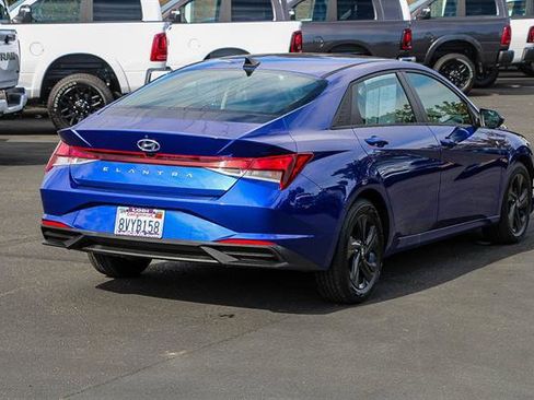 Used 2021 Hyundai Elantra SEL w/ Cargo Package image 4