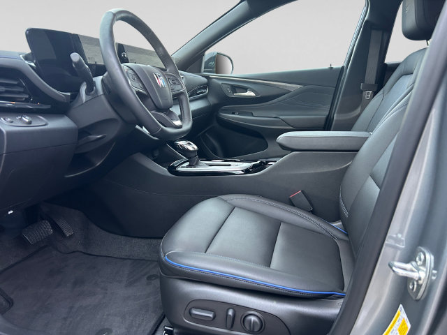 Used 2025 Buick Envista Sport Touring w/ Convenience I Package FWD image 12