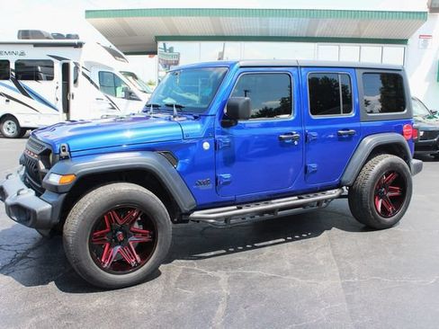 Used 2019 Jeep Wrangler Unlimited Sport S AWD/4WD image 3