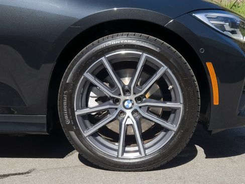 Used 2021 BMW 330i Sedan w/ Premium Package image 9