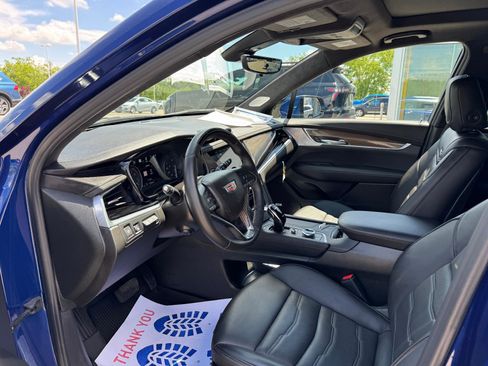 Used 2025 Cadillac XT6 Premium Luxury w/ Platinum Package image 16
