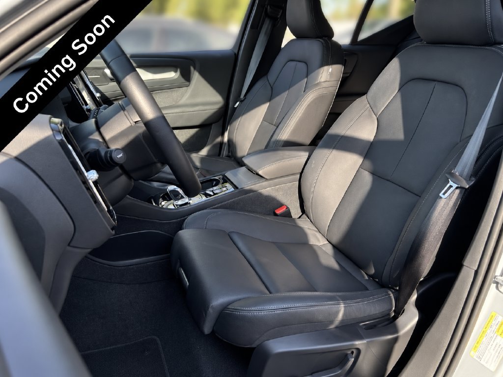 Certified 2024 Volvo XC40 B5 Plus AWD/4WD image 8