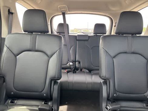 Certified 2025 Honda Pilot Touring image 20