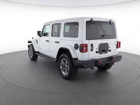 Used 2020 Jeep Wrangler Unlimited Sahara AWD/4WD image 3