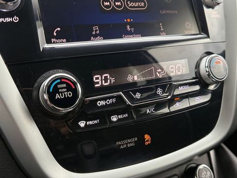 Used 2019 Nissan Murano S image 16