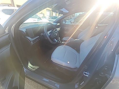 Certified 2025 Hyundai Santa Cruz SEL image 6