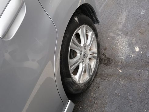 Used 2011 Honda Fit Sport image 12