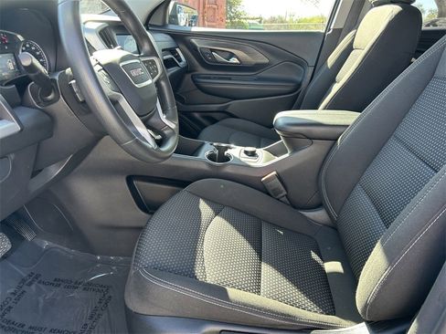 Used 2024 GMC Terrain SLE image 11