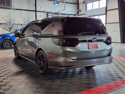 Used 2018 Honda Odyssey Elite image 4