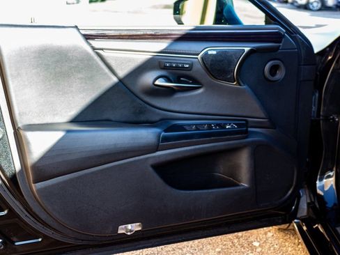 Used 2020 Lexus ES 300h w/ Premium Package image 23