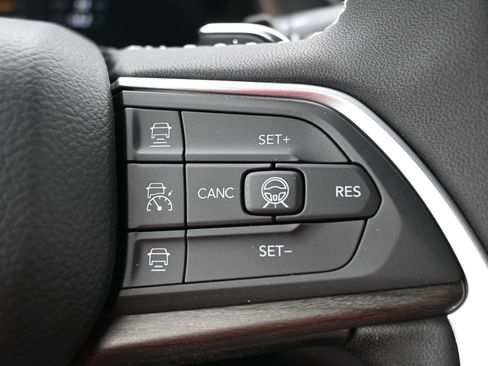 New 2026 Jeep Grand Cherokee L Limited image 11