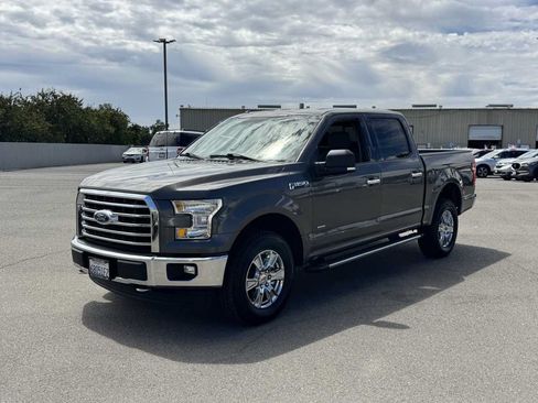 Used 2017 Ford F150 XLT w/ Equipment Group 302A Luxury AWD/4WD image 5