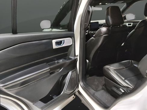 Used 2020 Ford Explorer ST image 17