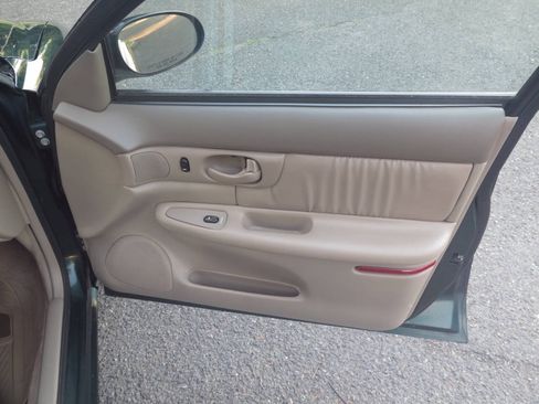 Used 2002 Buick Century Custom w/ Special Edition Pkg FWD image 16
