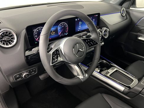 New 2025 Mercedes-Benz GLA 250 4MATIC image 18