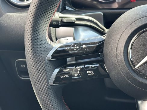 Used 2024 Mercedes-Benz GLB 250 image 19