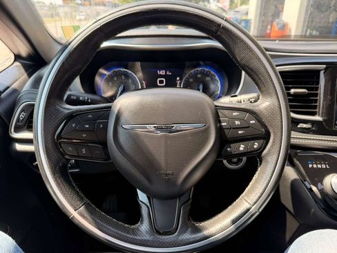 Used 2019 Chrysler Pacifica Limited w/ Advanced Safetytec Group FWD image 30