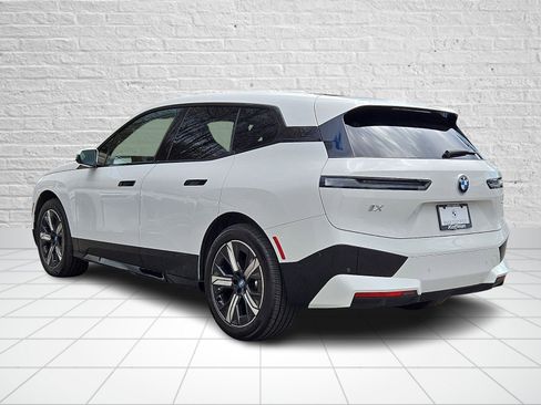 Used 2024 BMW iX xDrive50 w/ Sport Package image 4