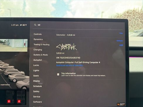Used 2025 Tesla Cybertruck AWD Crew Cab image 12