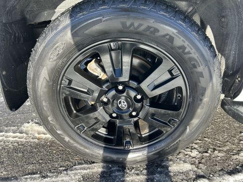 Used 2018 Toyota Sequoia TRD Sport image 9