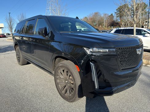 Used 2021 Cadillac Escalade ESV Sport Platinum w/ LPO, ONYX Package image 3