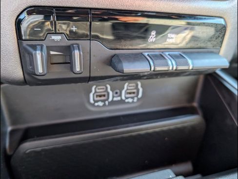 Used 2023 RAM 1500 Big Horn image 17
