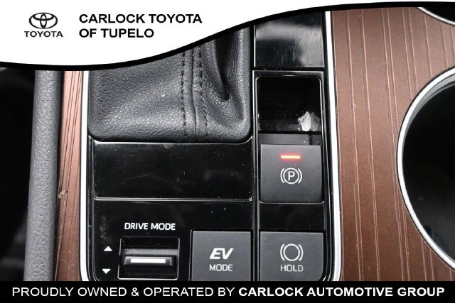 Used 2023 Toyota Sienna LE FWD image 35