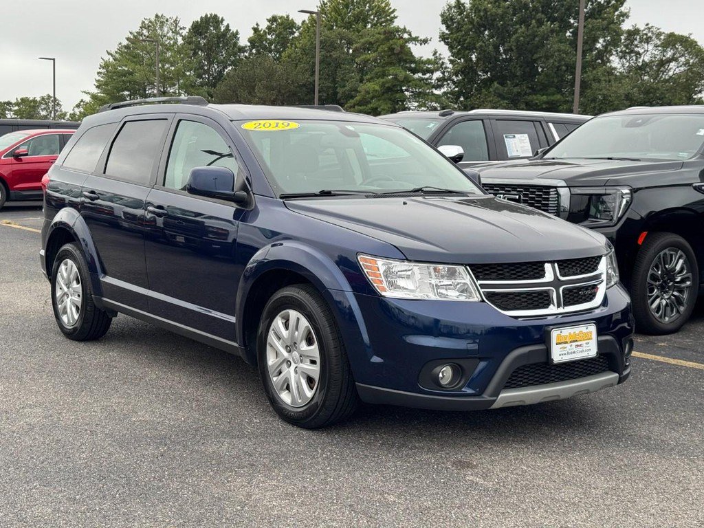 Used 2019 Dodge Journey SE w/ Premium Group FWD image 2