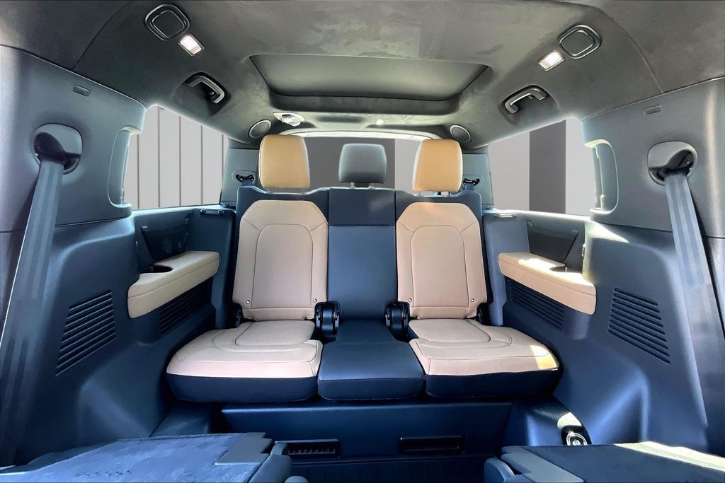New 2026 Land Rover Defender 130 V8 AWD/4WD image 8