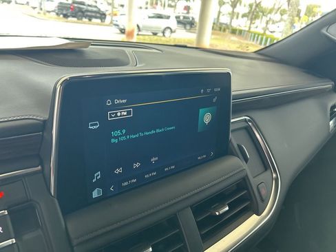 Used 2024 Chevrolet Suburban High Country w/ Advanced Technology Package image 7