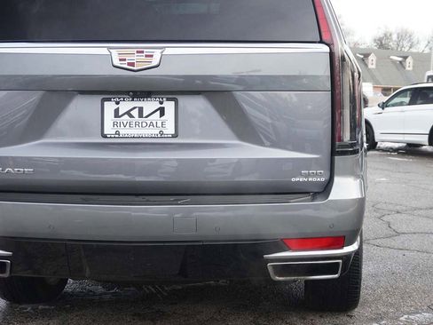 Used 2022 Cadillac Escalade Premium Luxury image 22