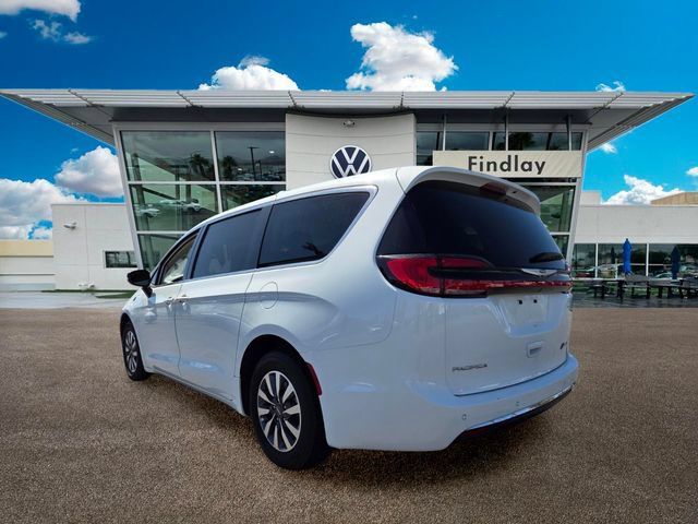 Used 2024 Chrysler Pacifica Limited FWD image 4