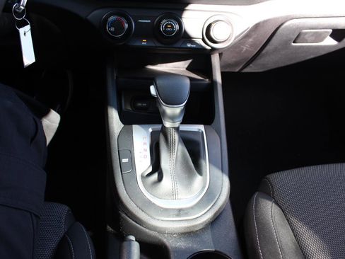 Certified 2024 Kia Forte LXS w/ LXS Technology Package image 24