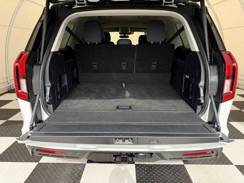 Certified 2025 Ford Expedition Max Active AWD/4WD image 8