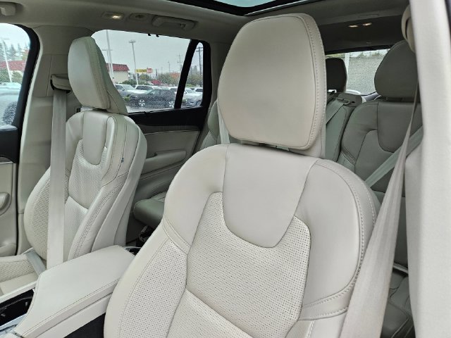 Used 2023 Volvo XC90 B6 Ultimate w/ Protection Package Premier AWD/4WD image 19