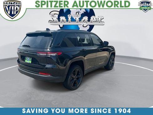 Used 2024 Jeep Grand Cherokee Altitude AWD/4WD image 9