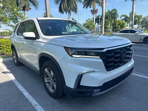 Used 2025 Honda Pilot EX-L image 3