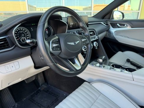 Used 2022 Genesis G70 2.0T w/ Prestige Package RWD image 32