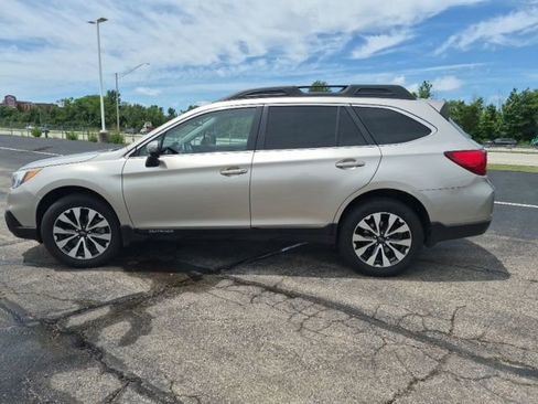 Used 2015 Subaru Outback 2.5i Limited AWD/4WD image 8