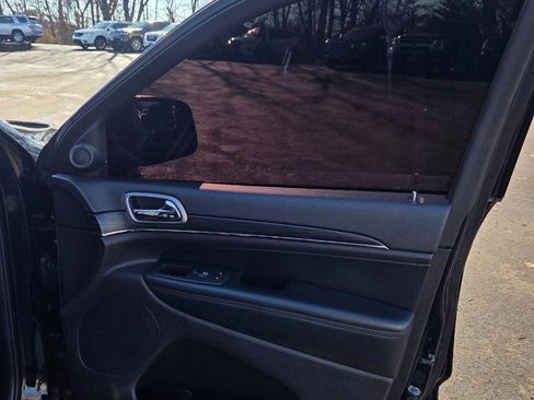 Used 2020 Jeep Grand Cherokee Limited X image 11