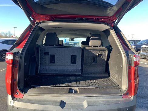 Used 2020 Chevrolet Traverse LT image 19