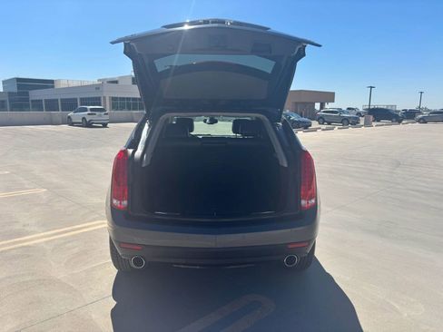 Used 2016 Cadillac SRX Luxury image 9