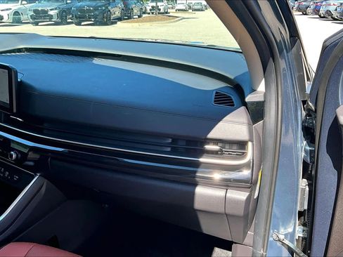 Used 2025 Kia Carnival SX Prestige FWD image 18