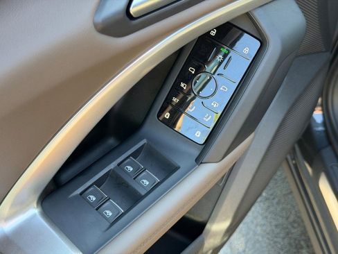 Used 2025 Audi Q5 Premium w/ Convenience Package AWD/4WD image 15