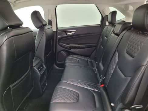 Used 2024 Ford Edge Titanium image 18