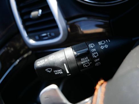 Used 2019 Jeep Grand Cherokee Summit AWD/4WD image 35
