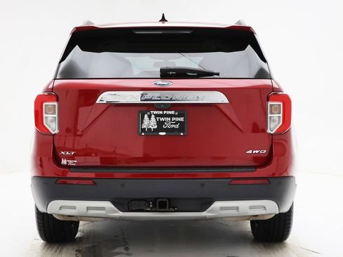 Used 2023 Ford Explorer XLT w/ Equipment Group 202A image 7